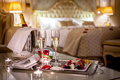 10% discount on your Birthday. Promotion during the week.